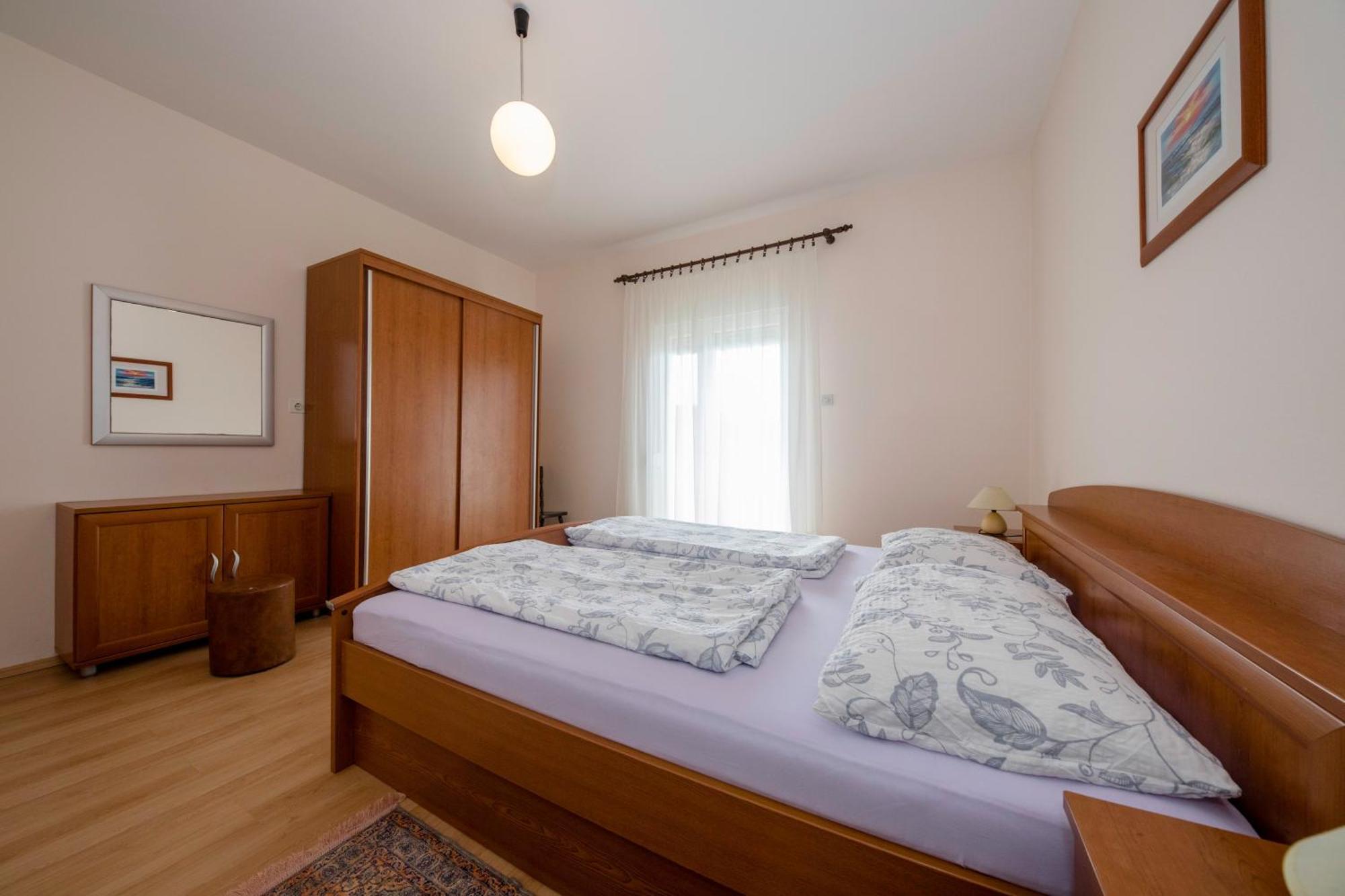 Apartments By The Sea Supetarska Draga - Donja, Rab - 11769 Room photo